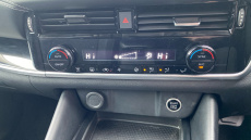 Nissan Qashqai 1.3 DiG-T MH 158 N-Connecta 5dr Xtronic Petrol Hatchback